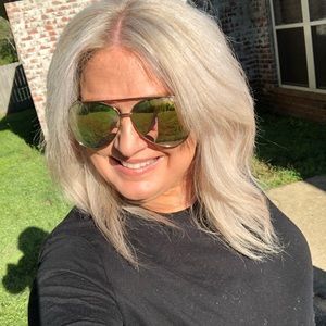 Meet your Posher, Laura